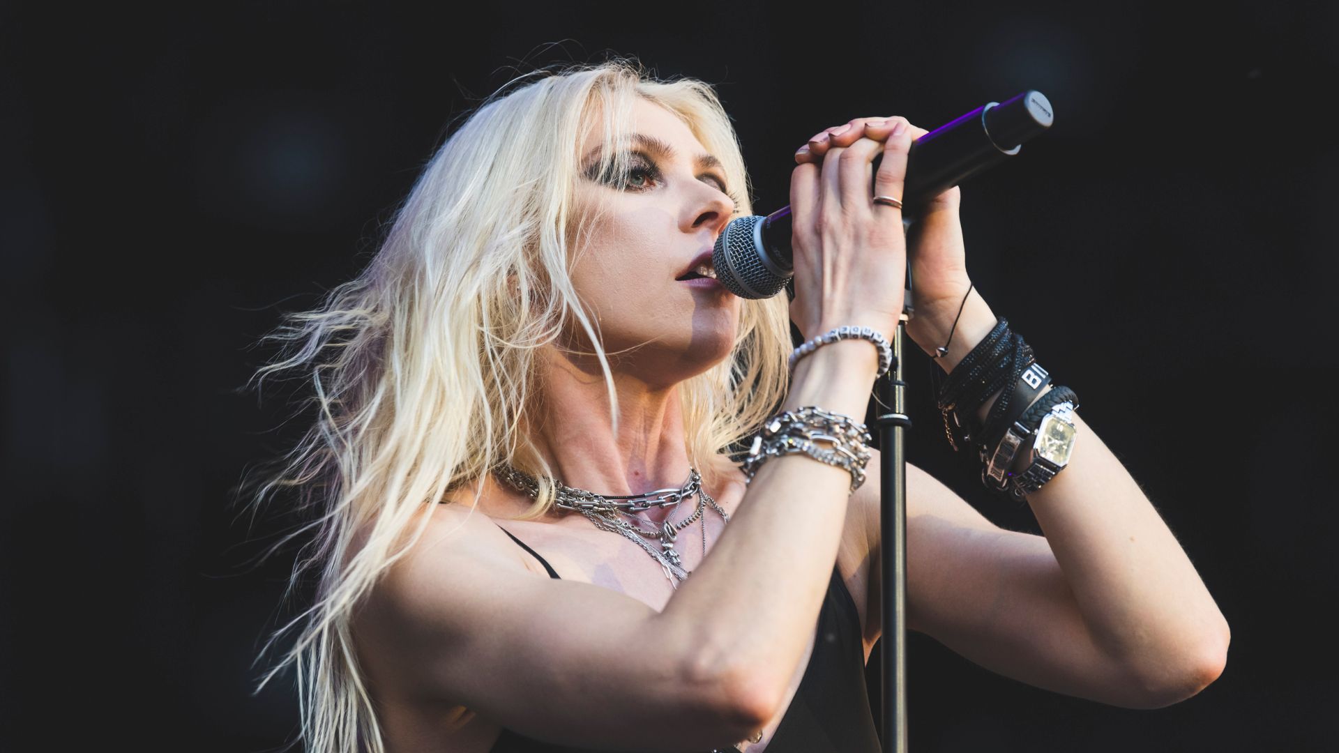 taylor momsen 2